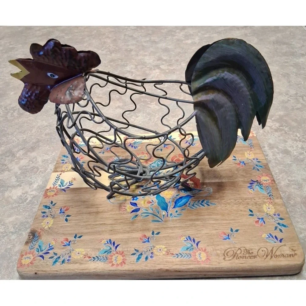 Vntg Country Egg Holder Wire Rooster Basket Rustic Kitchen Decor